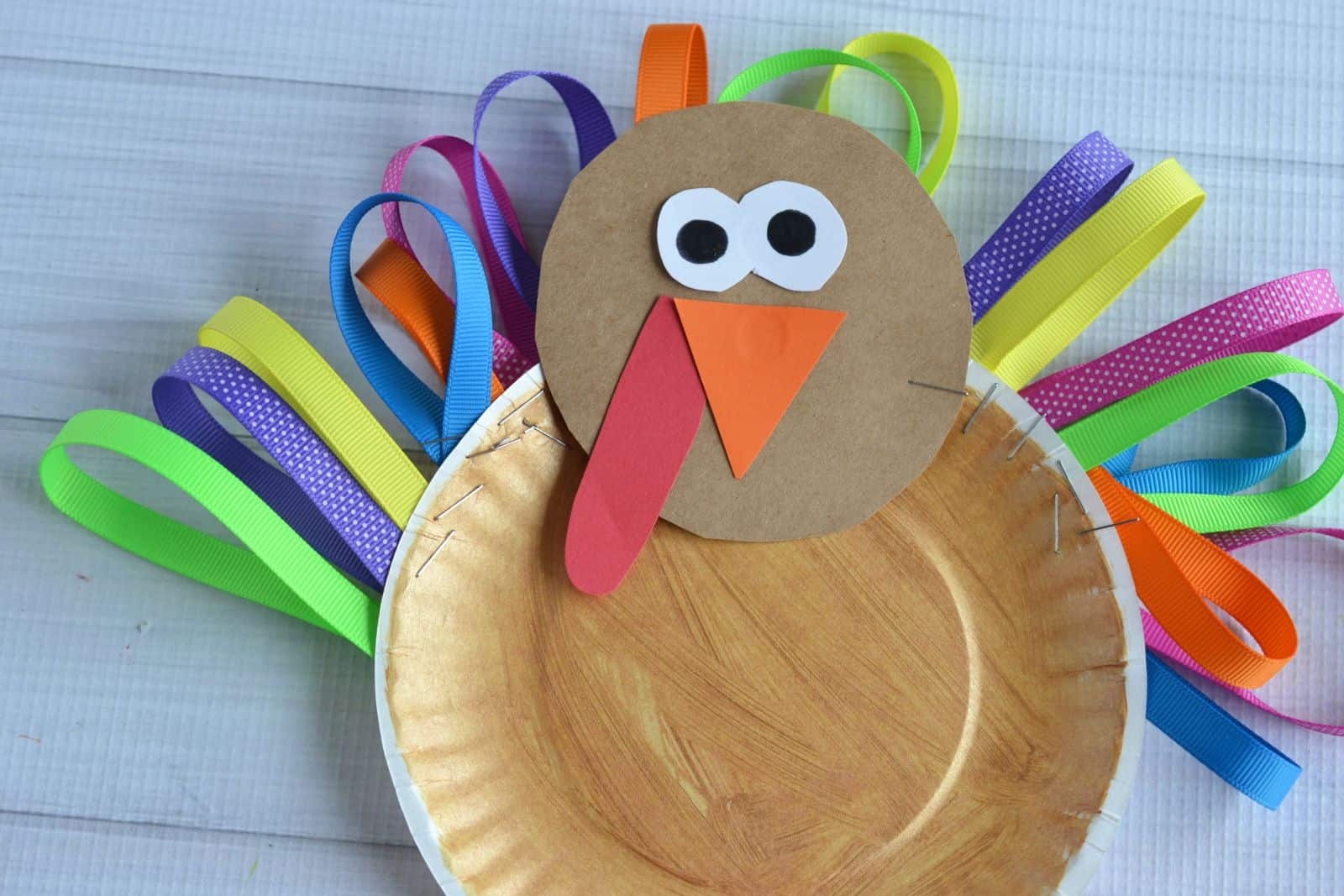 10 ARTSY TURKEY PROJECTS KIDS CAN MAKE TO CELEBRATE THANKSGIVING